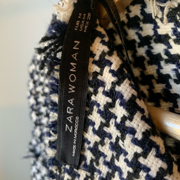 Warm fringe mini dress perfect for winter event - Picture 3 of 3